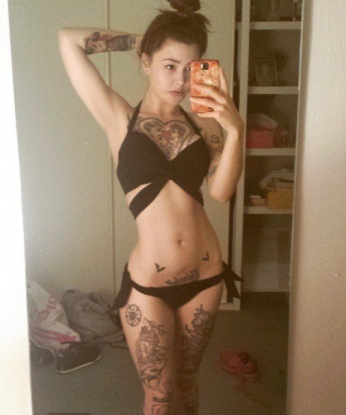 💋
У меня шикарные формы, нежная кожа и голубые глаза, которые обещают незабываемые моменты нашей встречи. 😍
Мое безупречное тело создано для удовлетворения всех твоих сексуальных фантазий. 💦
В моих распоряжении множество эксклюзивных услуг, которые ты можешь выбрать по своему вкусу. 💄
Позволь мне стать твоей ночной феей, которая исполнит все твои желания и сделает вечер незабываемым! ✨
Все фото и отзывы о моей работе ты можешь посмотреть на моей страничке. 📸
Жду тебя у себя в уютной гостинице в центре Москвы! 🏨 Даша